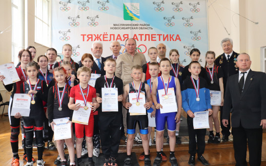 В Маслянинском муниципальном округе прошли областные соревнования по тяжелой атлетике, посвященные памяти нашего земляка - Героя России Николая  Ситникова