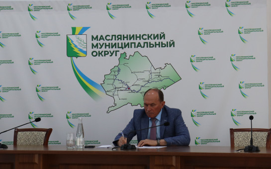 В АДМИНИСТРАЦИИ ОКРУГА